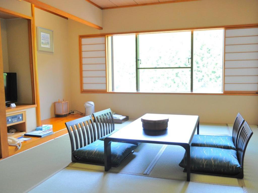 Tateyama Kokusai Hotel Toyama Station Exterior foto