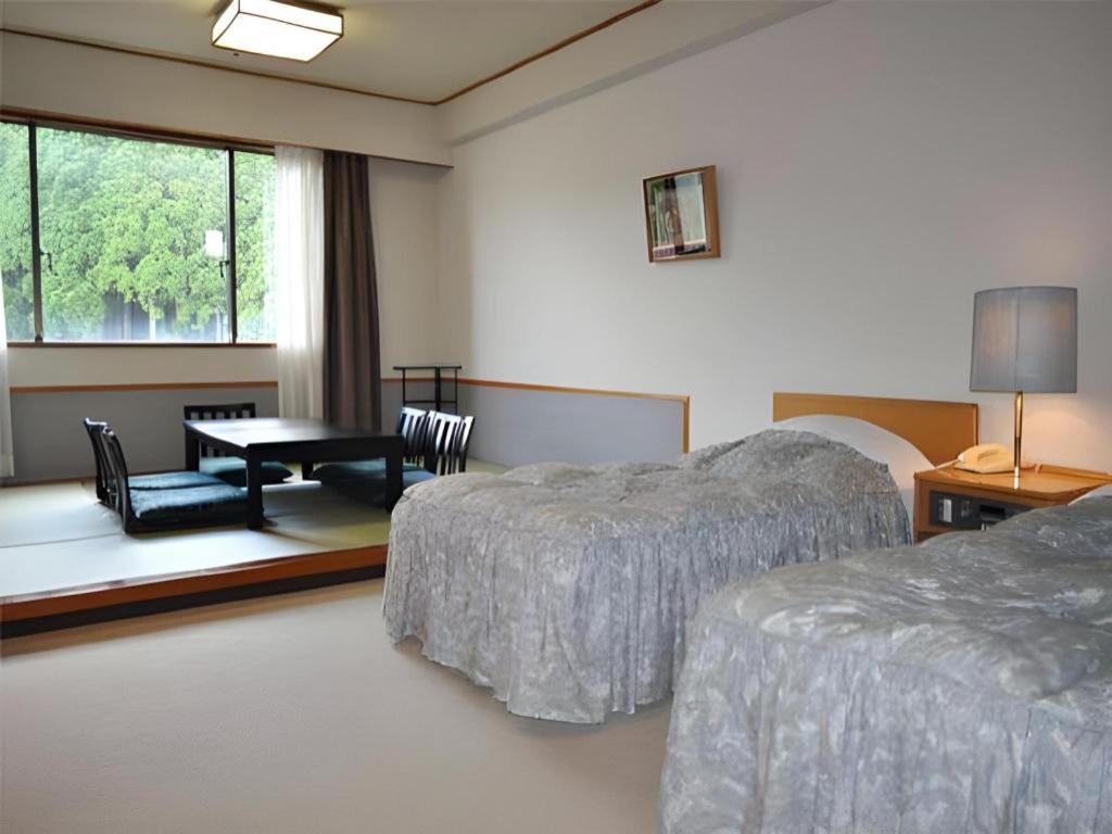 Tateyama Kokusai Hotel Toyama Station Exterior foto