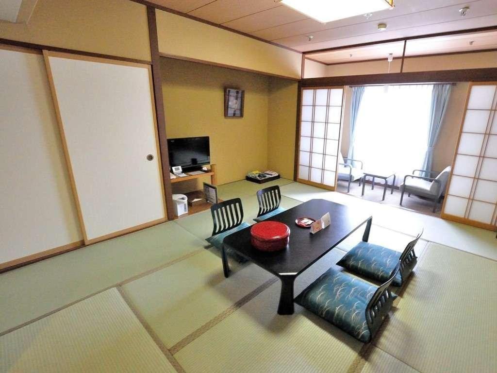 Tateyama Kokusai Hotel Toyama Station Exterior foto